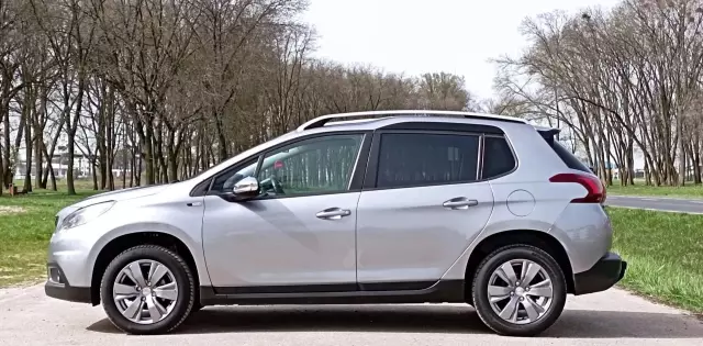 PEUGEOT 2008 1.2 PureTech (82 KM)