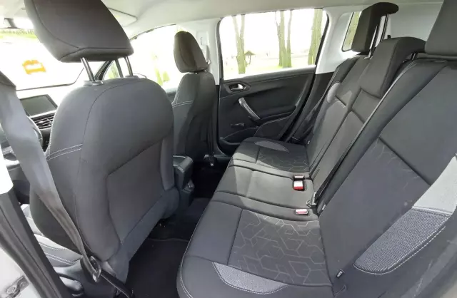 PEUGEOT 2008 1.2 PureTech (82 KM)