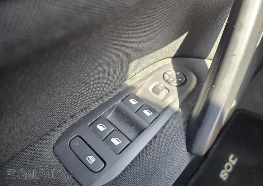 PEUGEOT 308 1.6 BlueHDi Business Line S&S