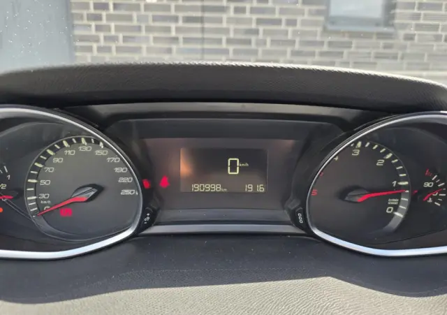 PEUGEOT 308 1.6 BlueHDi Business Line S&S