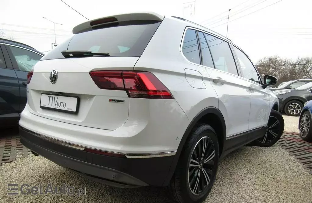 VOLKSWAGEN Tiguan 