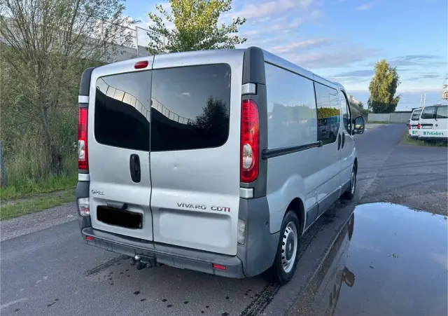 OPEL Vivaro 