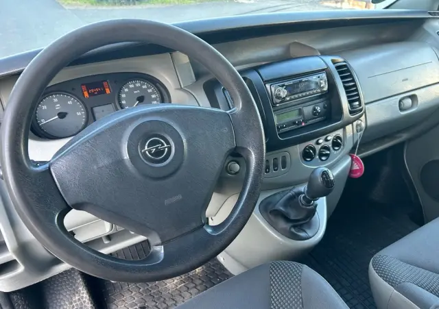 OPEL Vivaro 