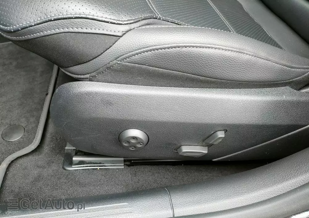 MERCEDES-BENZ Klasa C 200 d T 9G-TRONIC Avantgarde Advanced