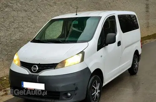 NISSAN NV200 
