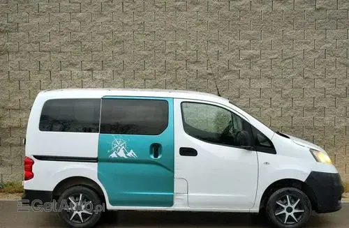 NISSAN NV200 