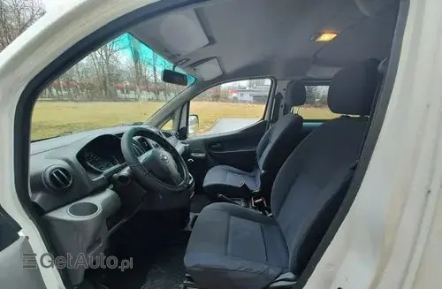 NISSAN NV200 