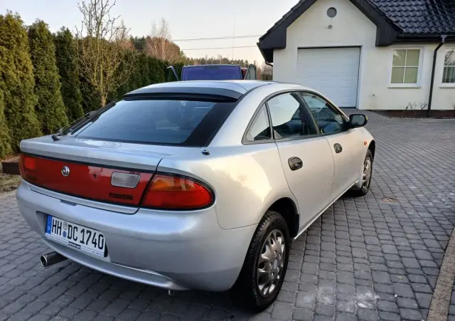 MAZDA 323F 