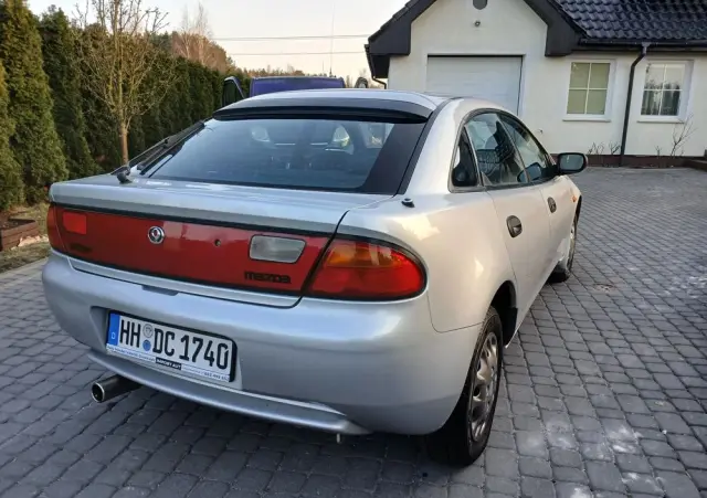 MAZDA 323F 