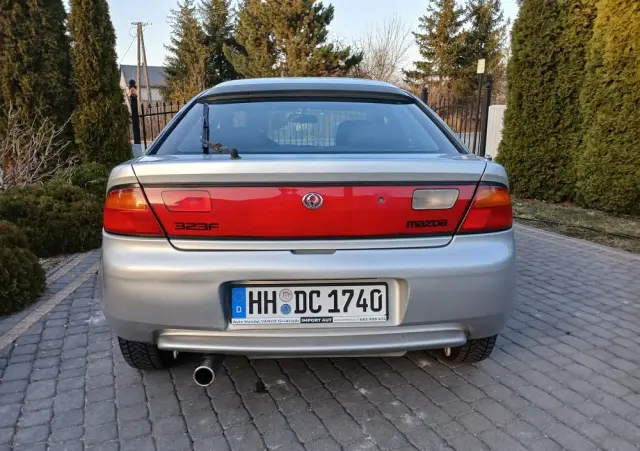 MAZDA 323F 