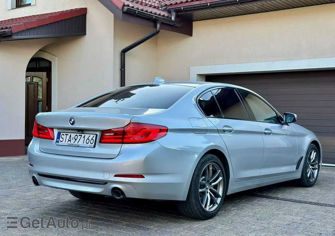 BMW Seria 5 520i Luxury Line sport