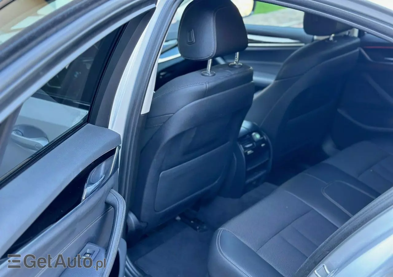 BMW Seria 5 520i Luxury Line sport