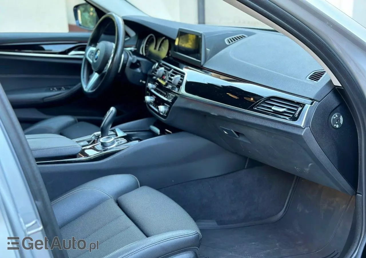 BMW Seria 5 520i Luxury Line sport
