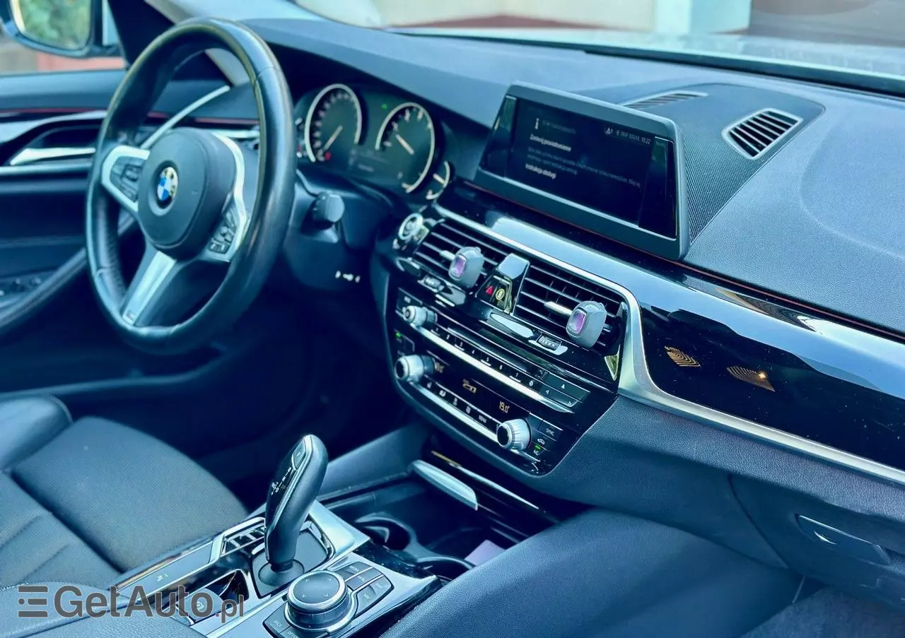 BMW Seria 5 520i Luxury Line sport