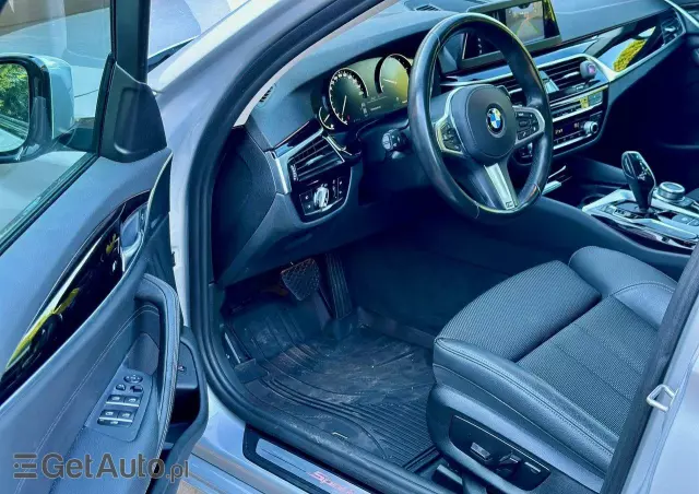 BMW Seria 5 520i Luxury Line sport