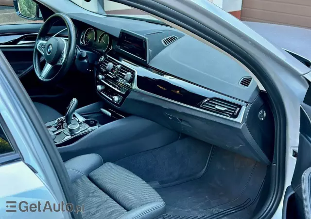 BMW Seria 5 520i Luxury Line sport