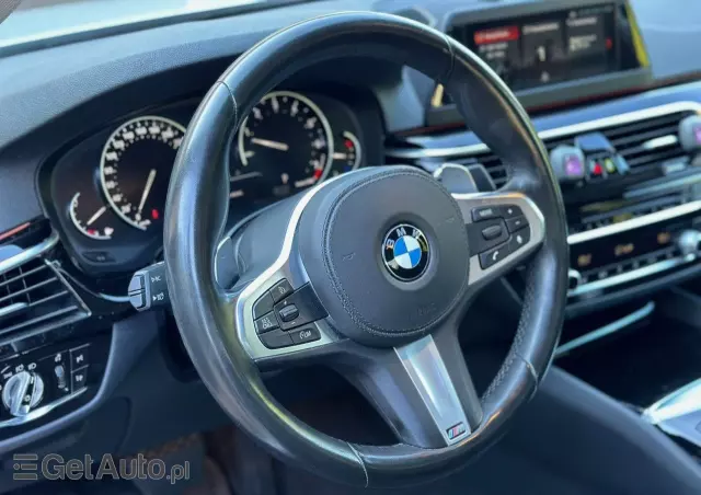 BMW Seria 5 520i Luxury Line sport