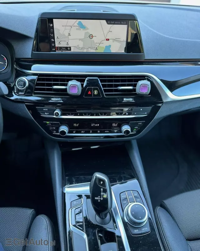 BMW Seria 5 520i Luxury Line sport