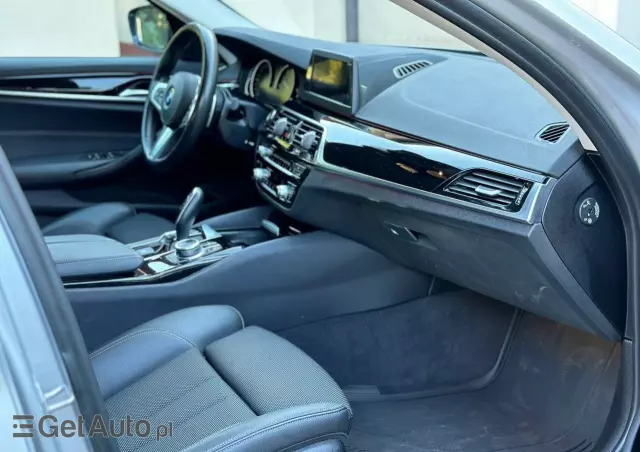BMW Seria 5 520i Luxury Line sport