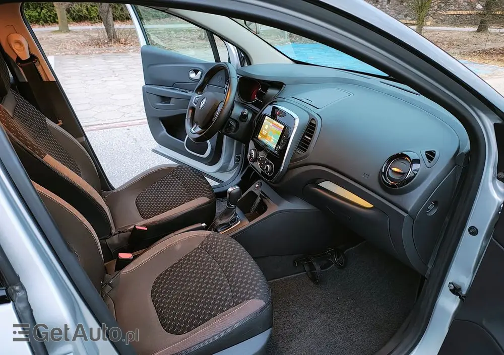 RENAULT Captur TCe 150 EDC GPF COLLECTION