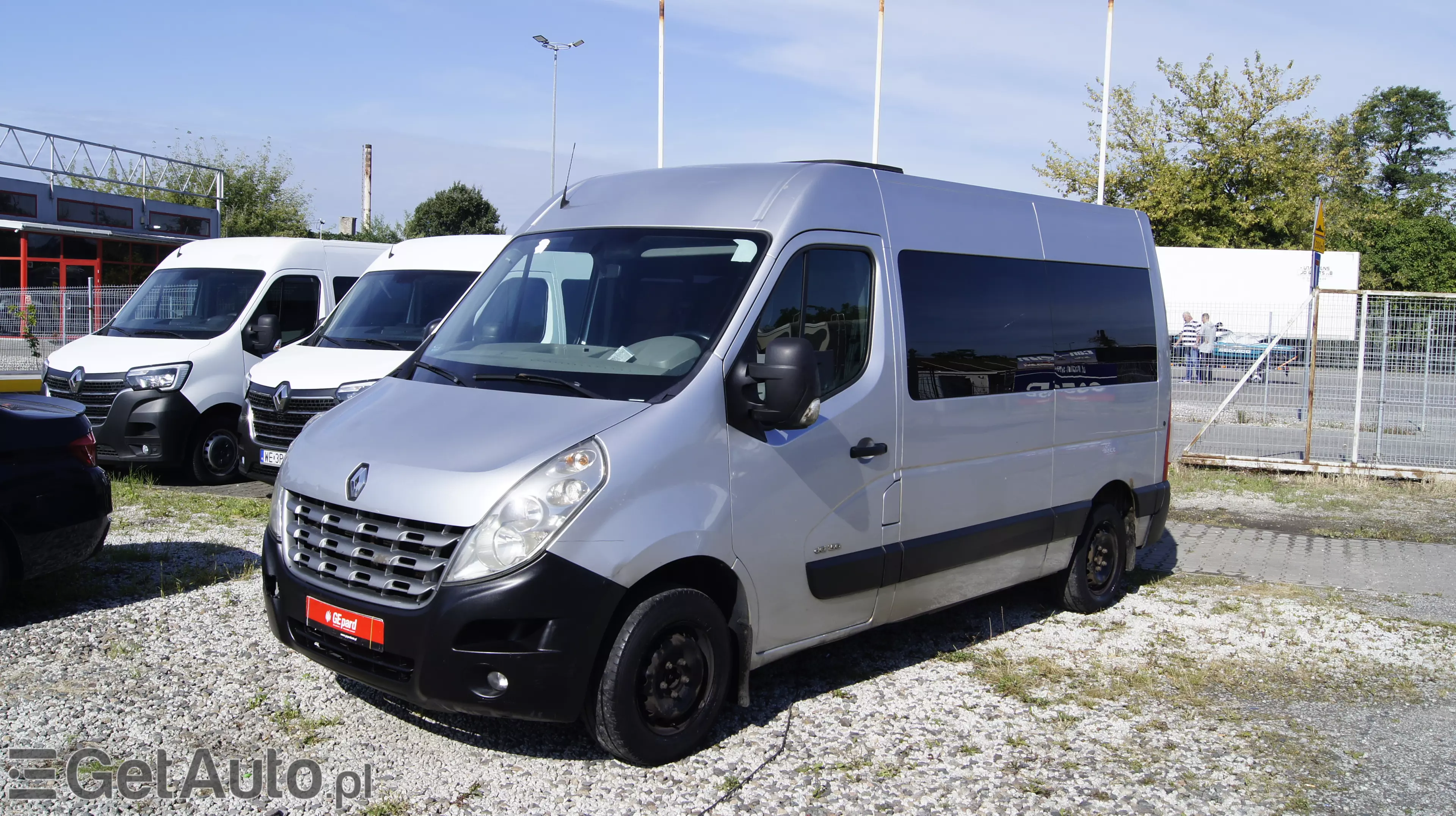 RENAULT Master 9 osobowy
