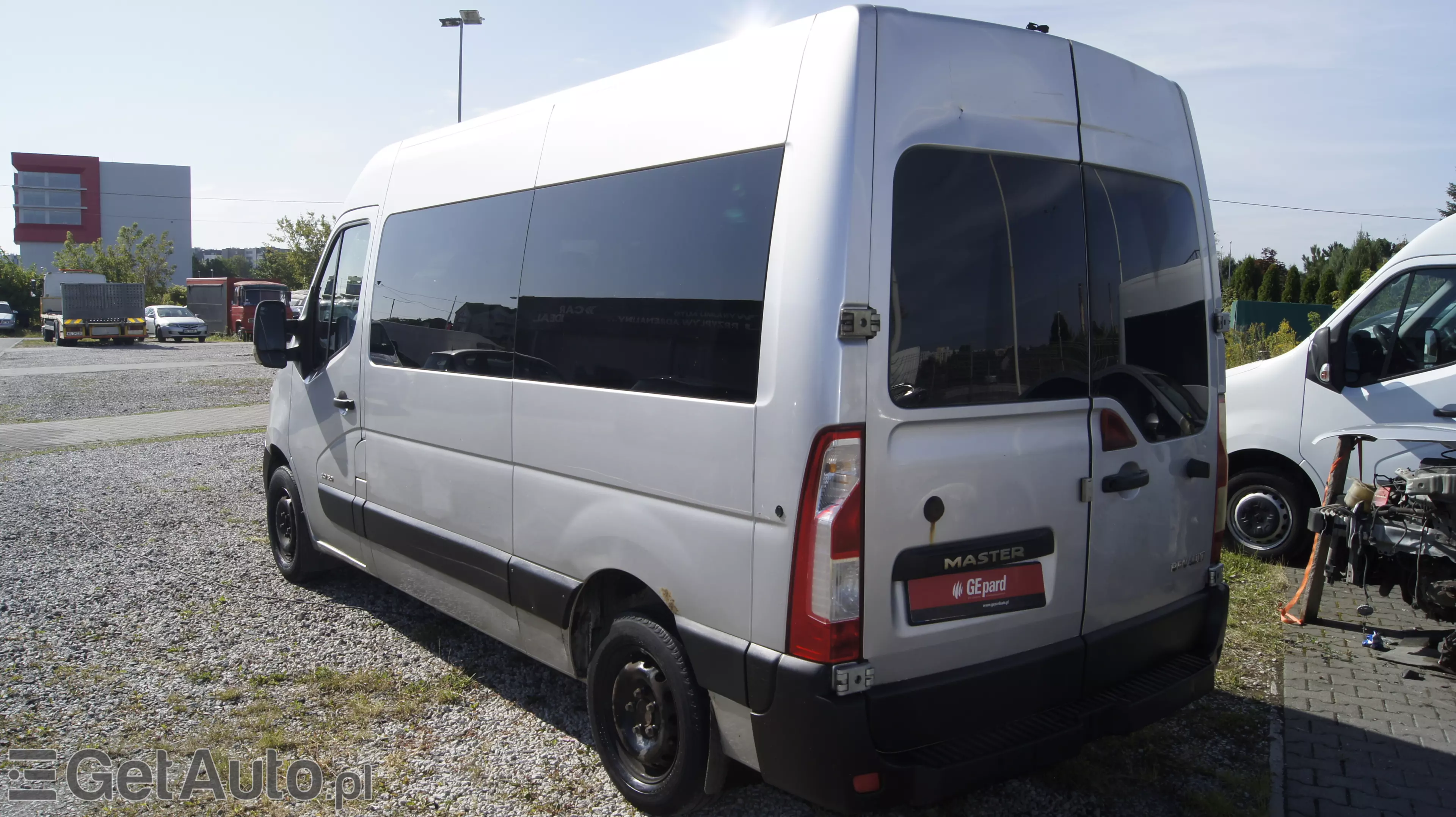 RENAULT Master 9 osobowy