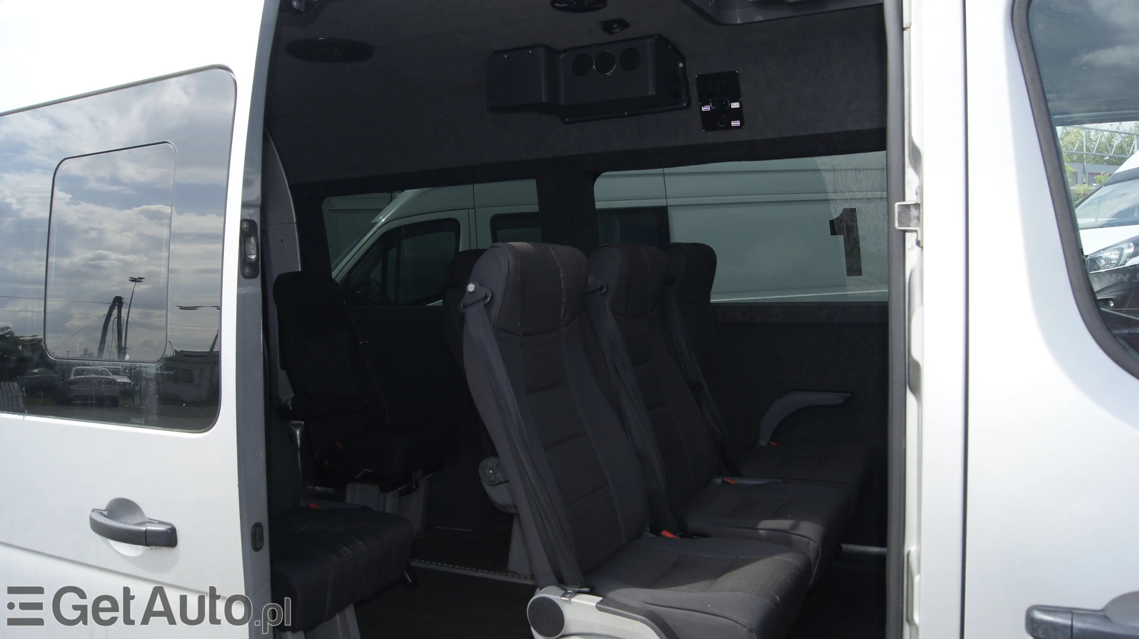 RENAULT Master 9 osobowy