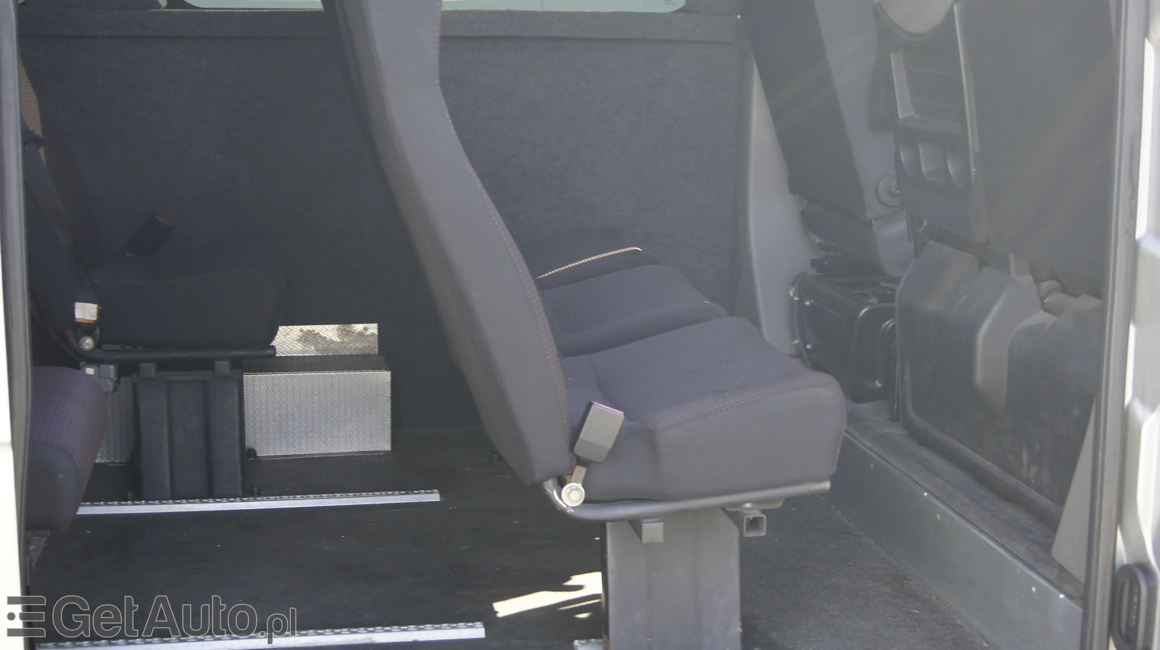 RENAULT Master 9 osobowy