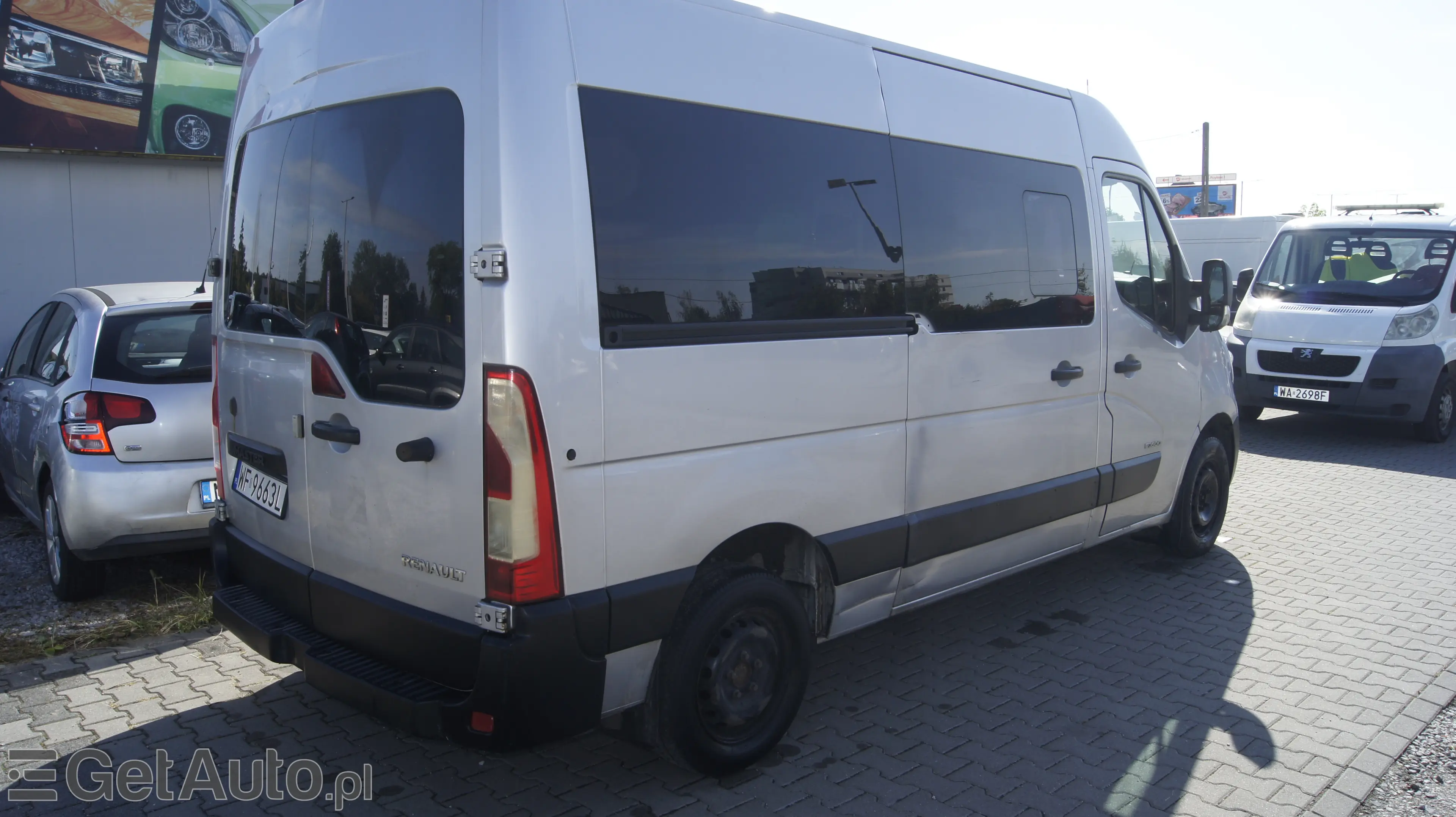 RENAULT Master 9 osobowy