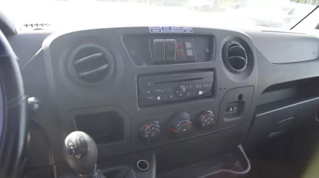 RENAULT Master 9 osobowy