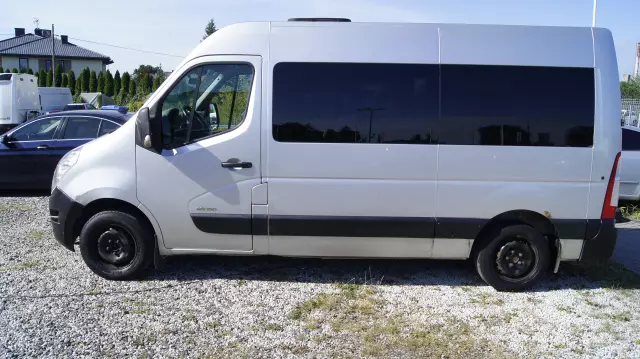 RENAULT Master 9 osobowy