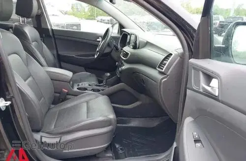HYUNDAI Tucson 