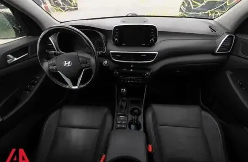 HYUNDAI Tucson 