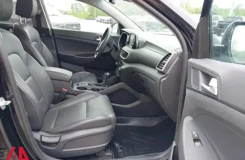 HYUNDAI Tucson 