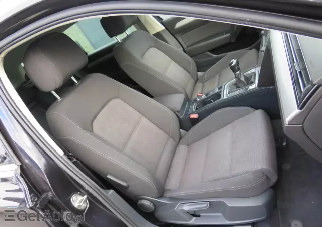 VOLKSWAGEN Passat Variant 2.0 TDI (BlueMotion Technology) Highline