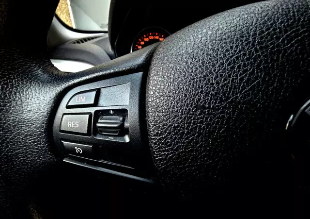 BMW Seria 1 116i Sport Line