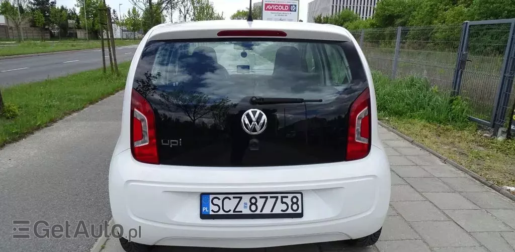 VOLKSWAGEN Up! 