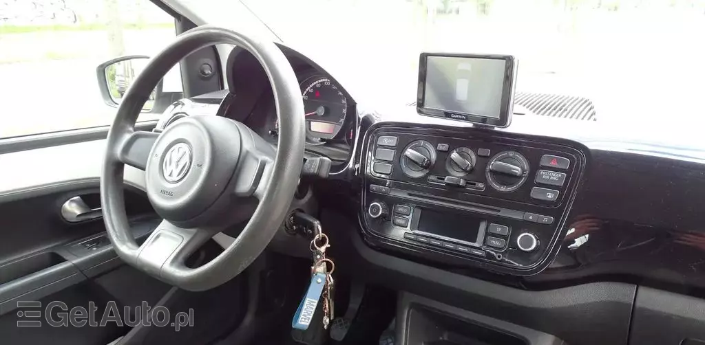 VOLKSWAGEN Up! 