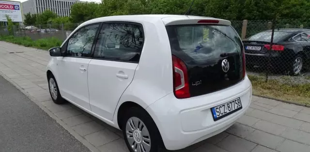 VOLKSWAGEN Up! 