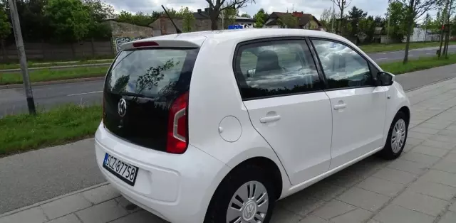 VOLKSWAGEN Up! 