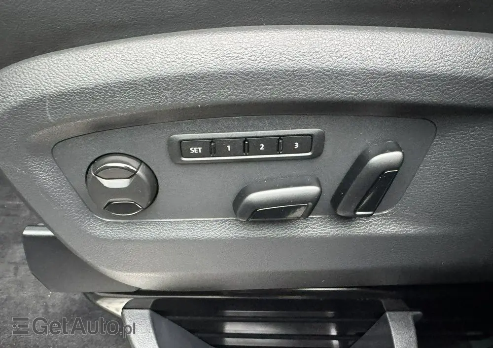 VOLKSWAGEN Multivan 2.0 BiTDI L1 Highline 4Motion DSG