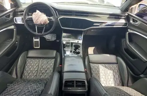 AUDI S7 