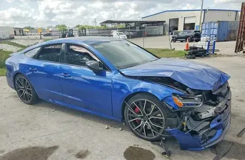 AUDI S7 