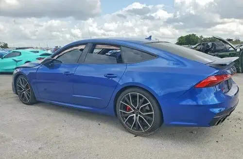 AUDI S7 