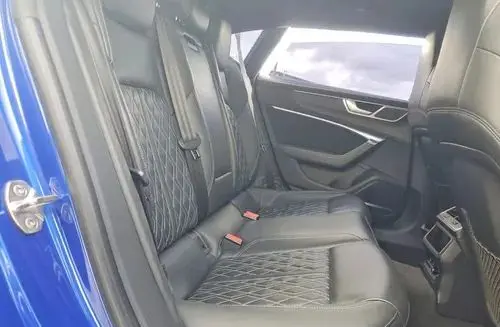 AUDI S7 