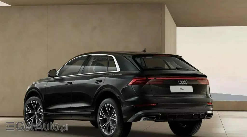 AUDI Q8 