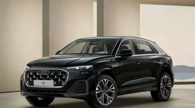 AUDI Q8 