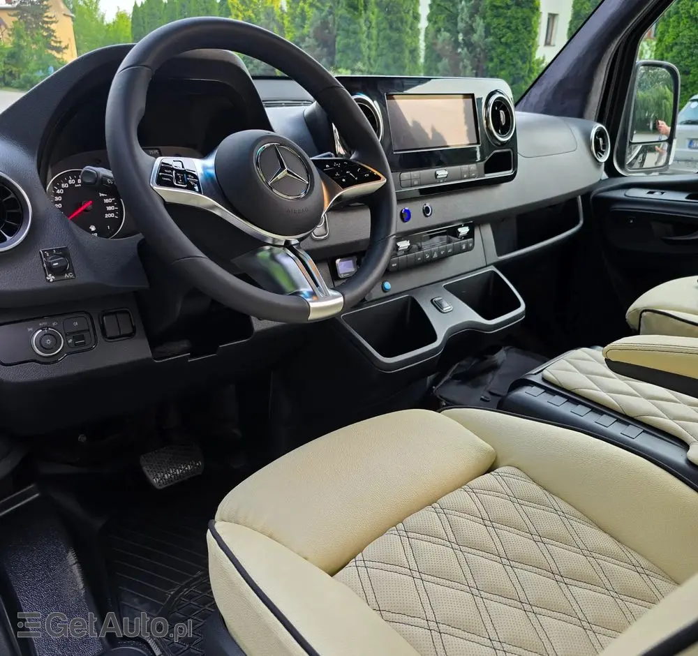 MERCEDES-BENZ Sprinter 319 CDI 907.235