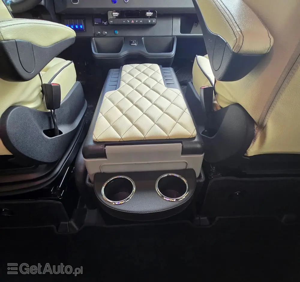 MERCEDES-BENZ Sprinter 319 CDI 907.235