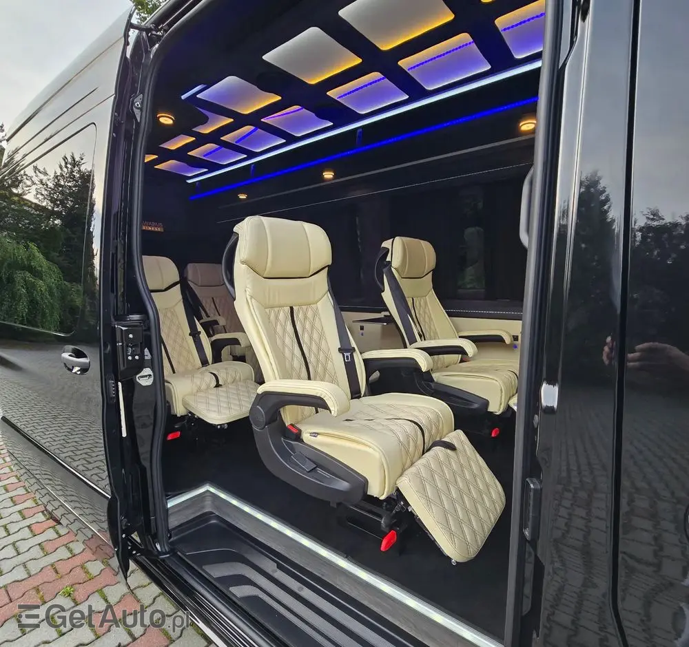 MERCEDES-BENZ Sprinter 319 CDI 907.235